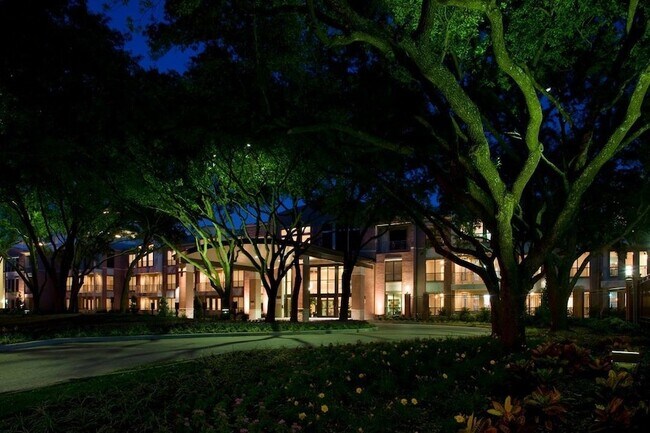 Foto del edificio - 2401 S Gessner Rd