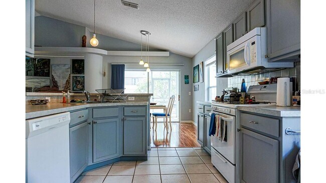 Foto del edificio - 205 Nicholson Dr