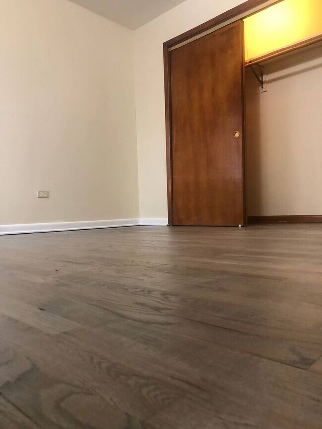 Foto del edificio - 8101 W Grand Ave