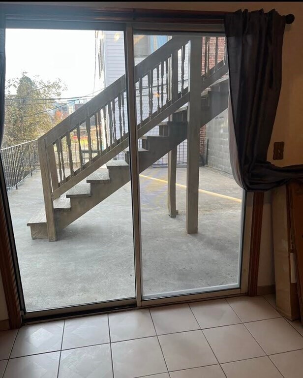 Building Photo - 64 Brooks St