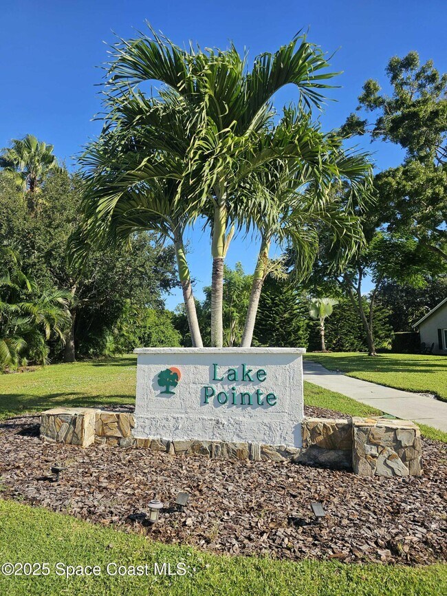 Foto del edificio - 391 Cypress Point Dr