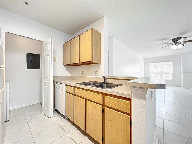 Building Photo - 6524 Swissco Dr