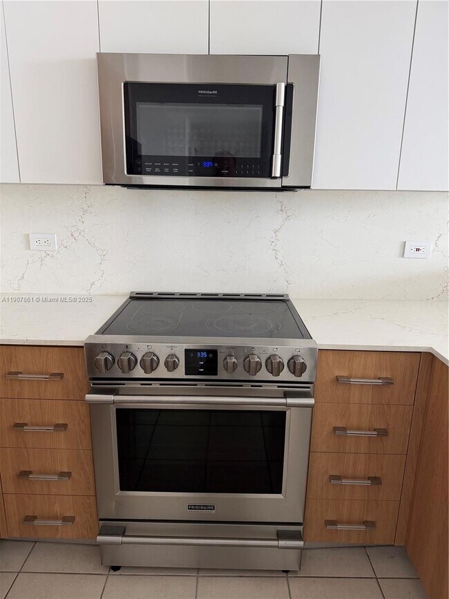 Foto del edificio - 140 S Dixie Hwy