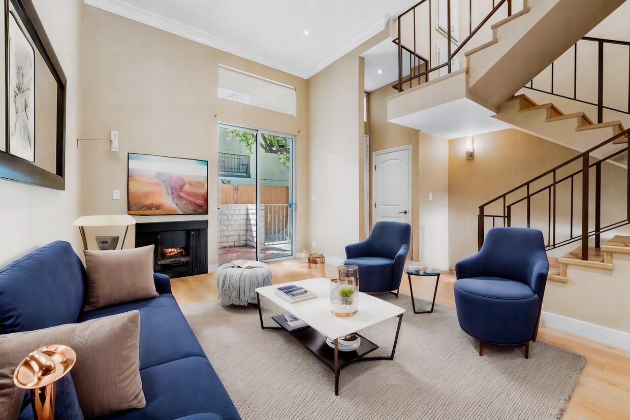 Foto principal - 12390 Chandler Blvd