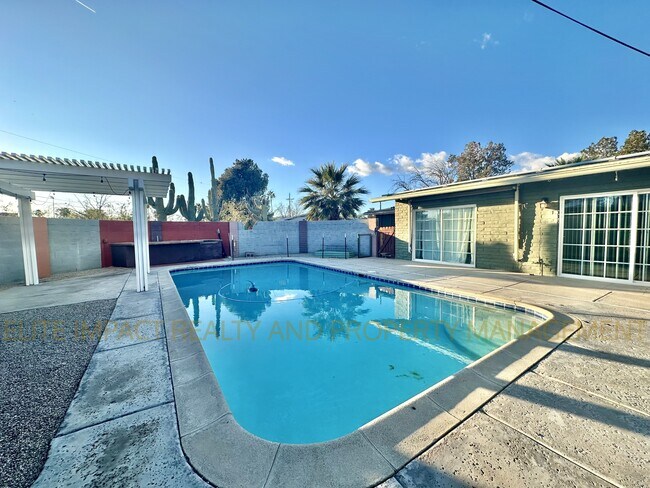 Foto del edificio - 8338 E Julia St