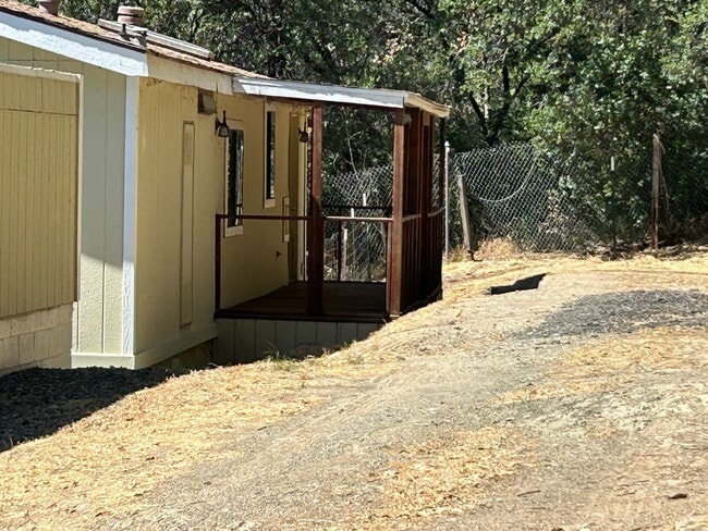 Building Photo - 5880 Miners Ranch Rd