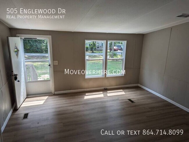 Building Photo - 505 Englewood Dr