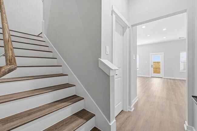 Foto del edificio - 412 Stonework Garden Ln