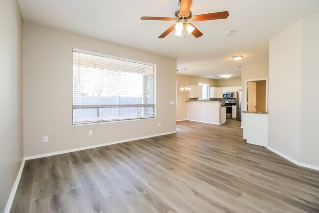 Building Photo - 9018 E Glade Ave