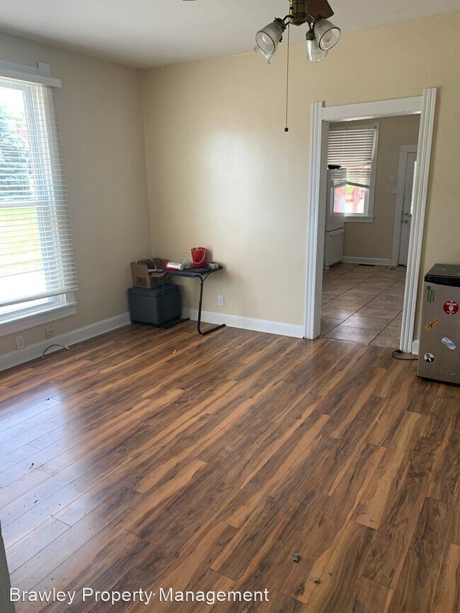 Foto del edificio - 4 br, 3 bath House - 430 E. 10th St.