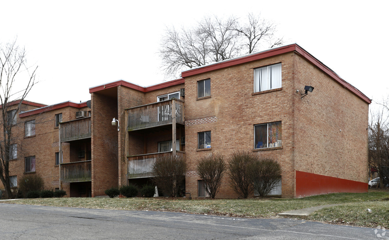 Primary Photo - Avon Fields Apartments