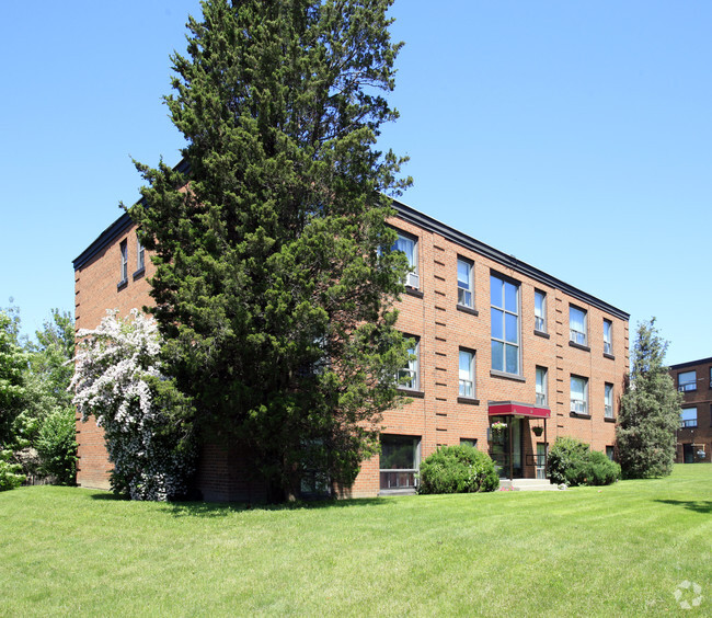 Photo du bâtiment - Englehart Apartments