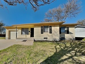 Building Photo - 3345 Sidney Dr