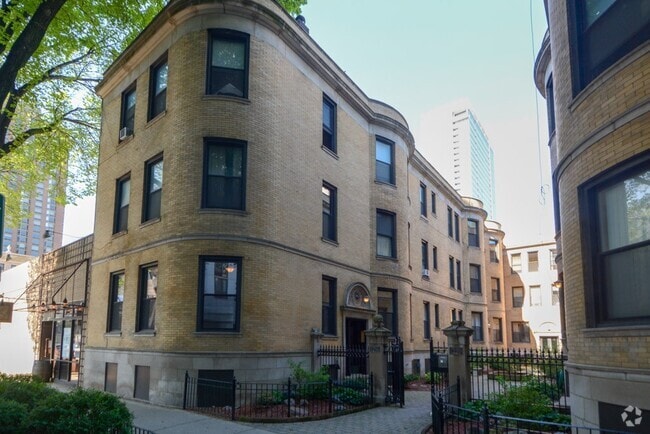 Building Photo - 1219 N Dearborn