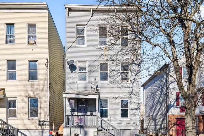 Building Photo - 61 Brenner St