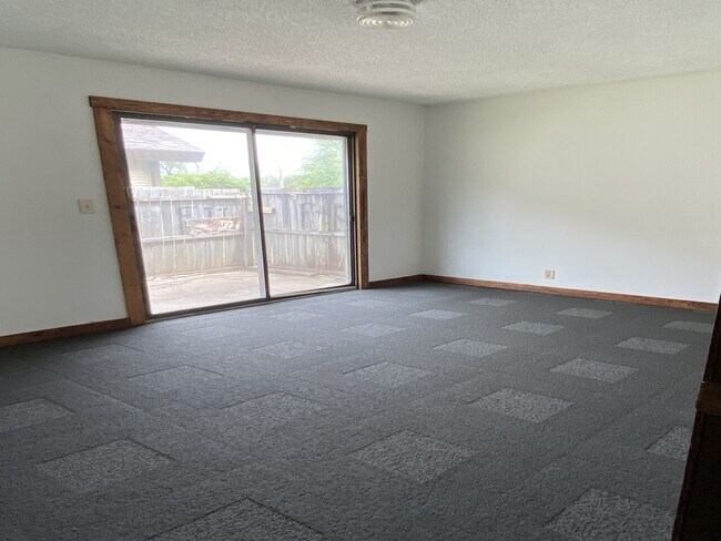 Building Photo - 3037 Bluestem
