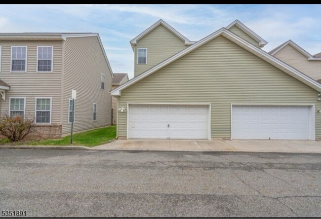 Building Photo - 178 Front St