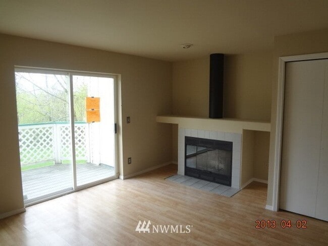 Foto del edificio - Spacious Condo in Renton