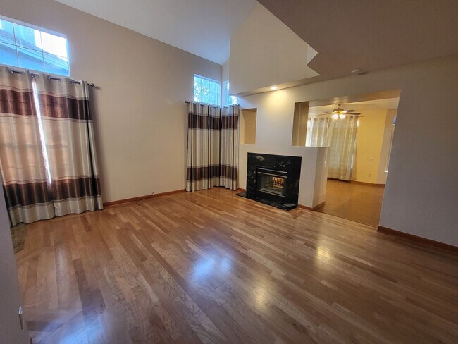 Building Photo - Two Story Duet Located in the Hills of Hercules, CA