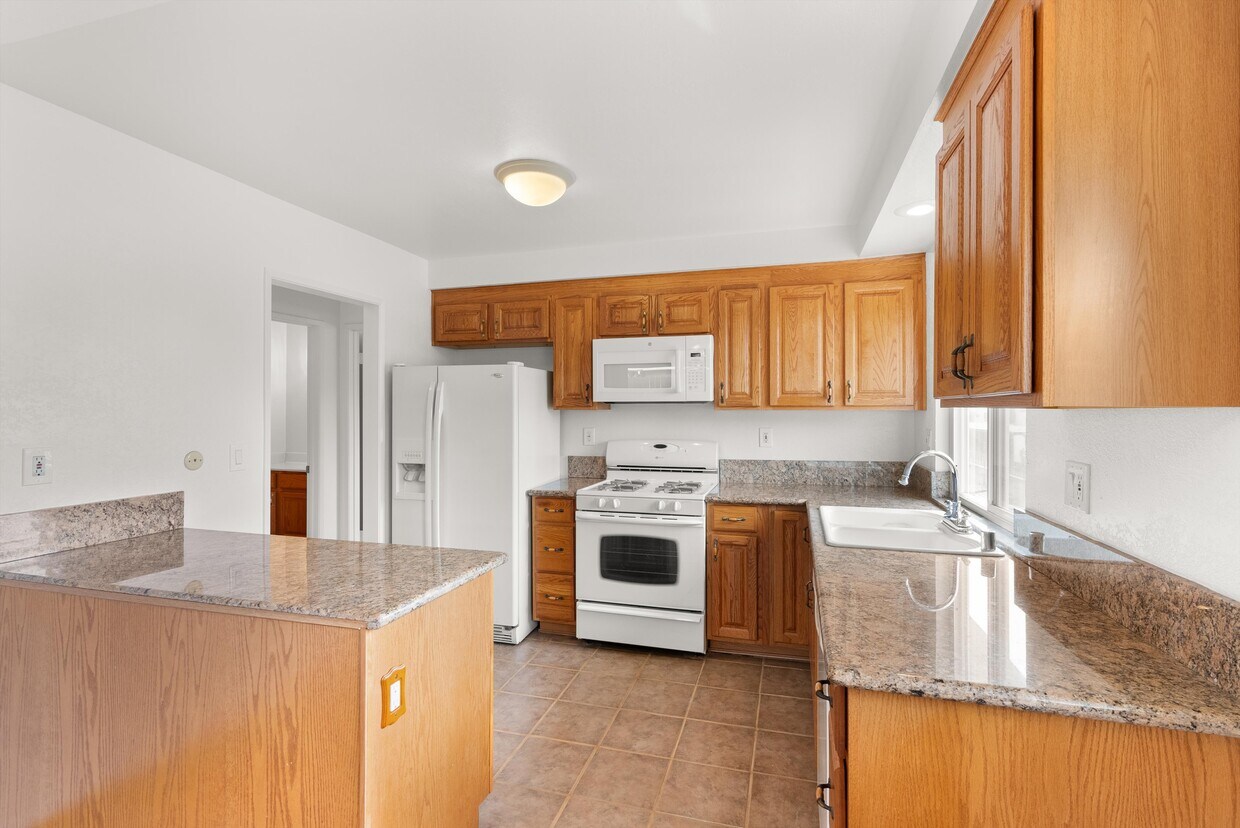 Primary Photo - 2302 Franzen Ave