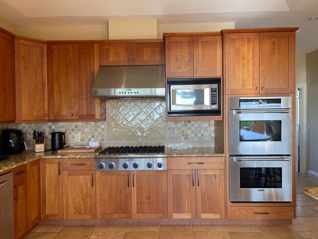 Building Photo - The Summit at the Kaanapali Golf Estates L...
