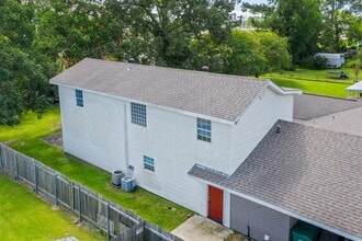 Building Photo - 315 Rio Hondo St