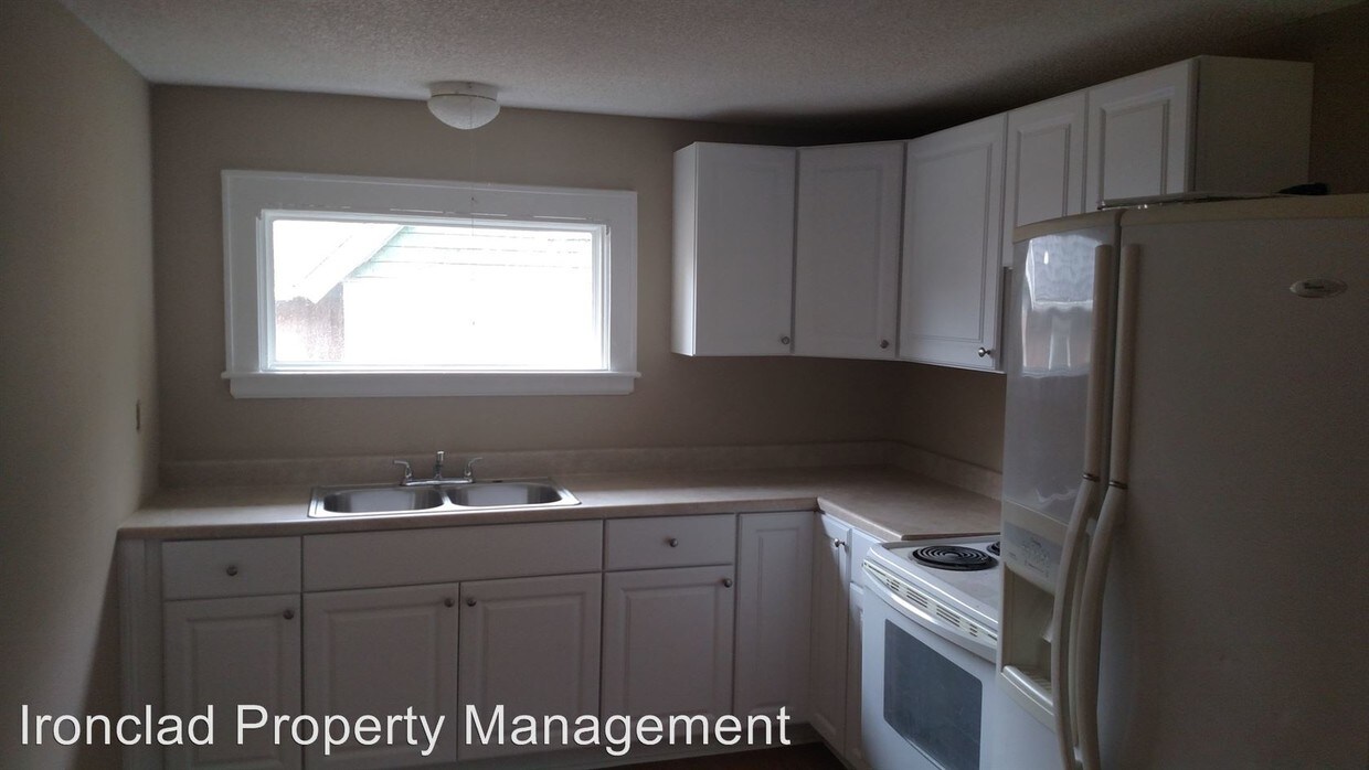 10 Frazier Ave, Middletown, CT 06457 Room for Rent in Middletown, CT