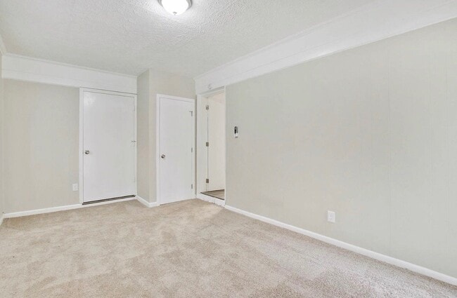Building Photo - 4596 Sahara Dr SW