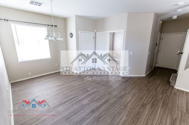 Foto del edificio - 2185 N Mosley Dr