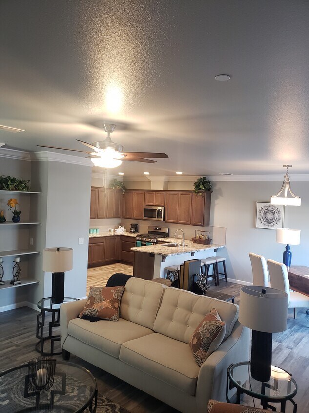 Foto principal - 6470 Riverway Ln