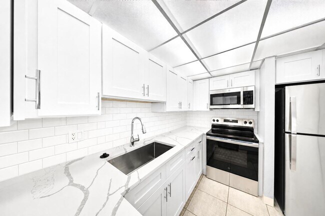 Building Photo - 3047 S Atlantic Ave