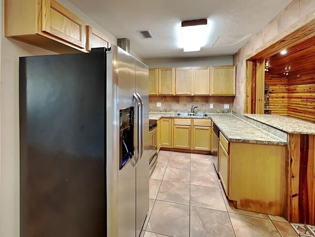 Building Photo - 2851 US-19