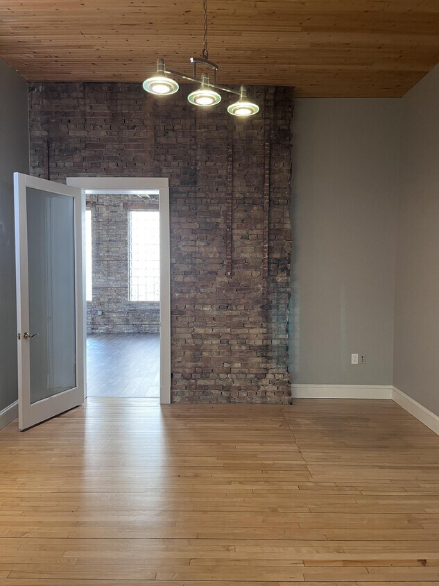 511 2nd St Unit 204, Hudson, WI 54016 Room for Rent in Hudson, WI