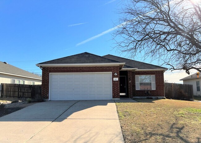 Building Photo - Renovated 3-bedroom Home in Huttoparke