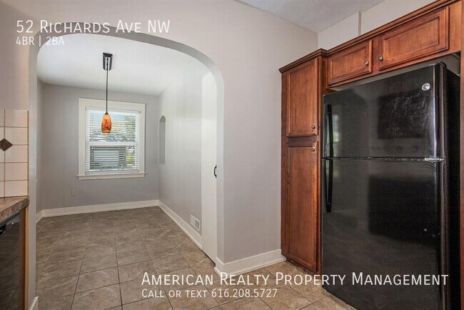 Foto del edificio - 52 Richards Ave NW