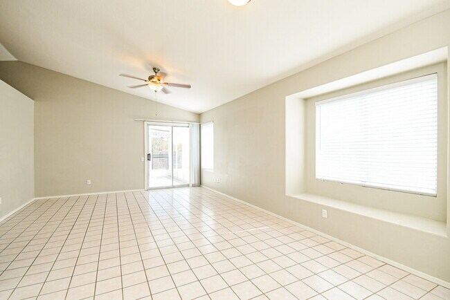 Foto del edificio - 6603 E Northridge St