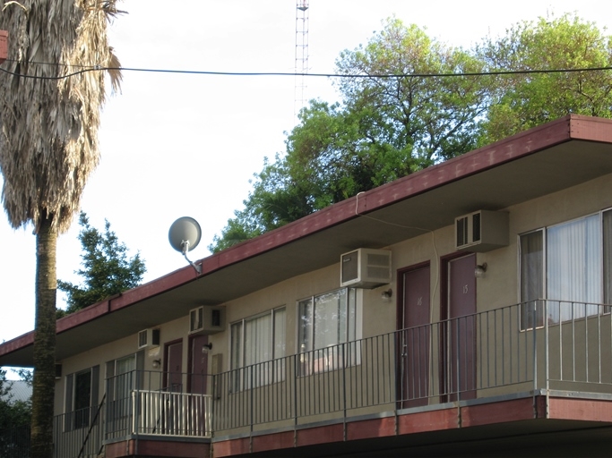 Primary Photo - Park Street Apartments