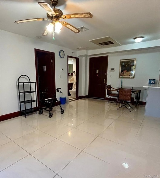 Foto del edificio - 132-29 Blossom Ave