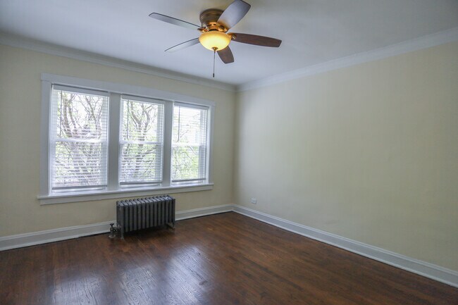 Building Photo - 2510 W Shakespeare Ave