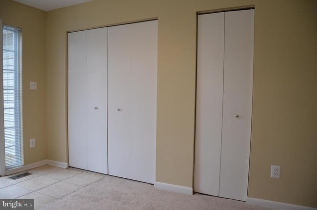 Building Photo - 1046 Spring Valley Ct