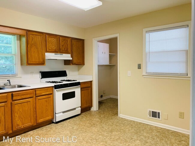 Building Photo - 3 br, 1 bath House - 25 Martin St