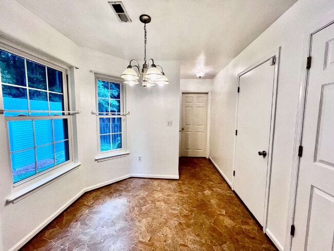 Building Photo - OPEN HOUSE SUNDAY THE 21ST 1PM-3PM! Move-In Special: Receive $1,300 off your first full month’s r...