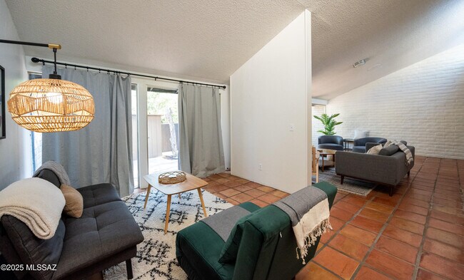 Foto del edificio - 5701 N Glen Creek Dr