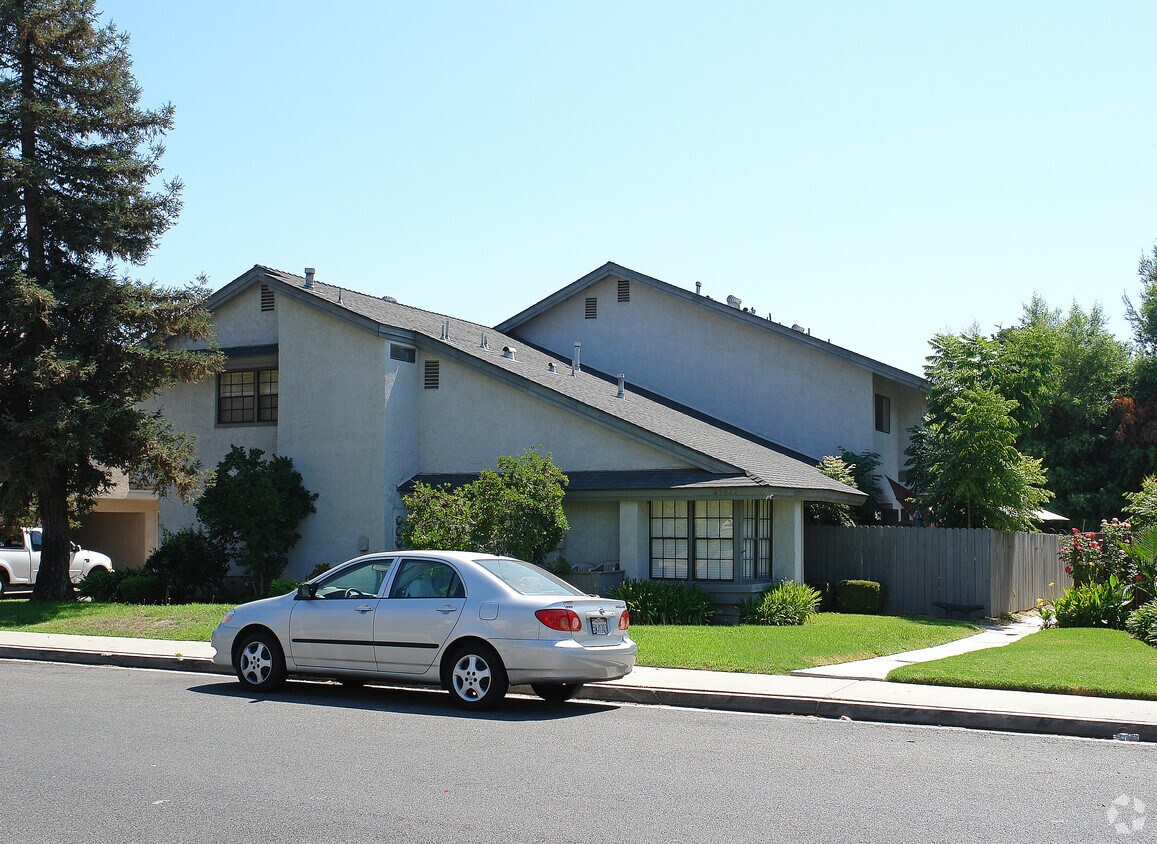 Primary Photo - 23022 Village Dr