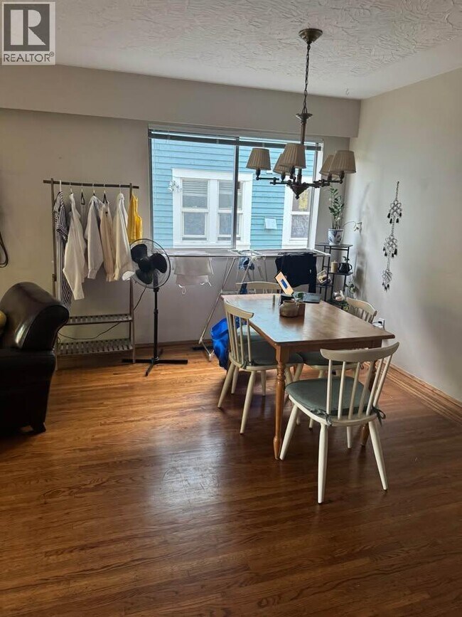 Photo du bâtiment - 1203 E 13th Ave