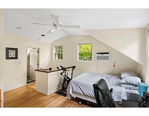 Foto del edificio - 127 Lakeview Ave