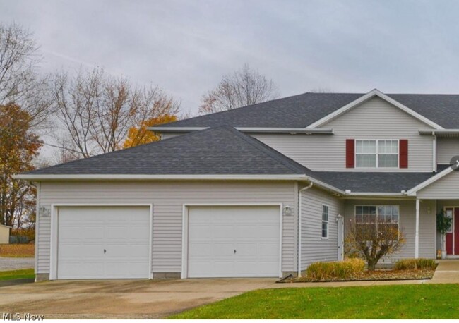 Building Photo - 9937 Delray Dr