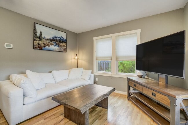 Foto del edificio - Main Level Living Near UC Health and Olymp...