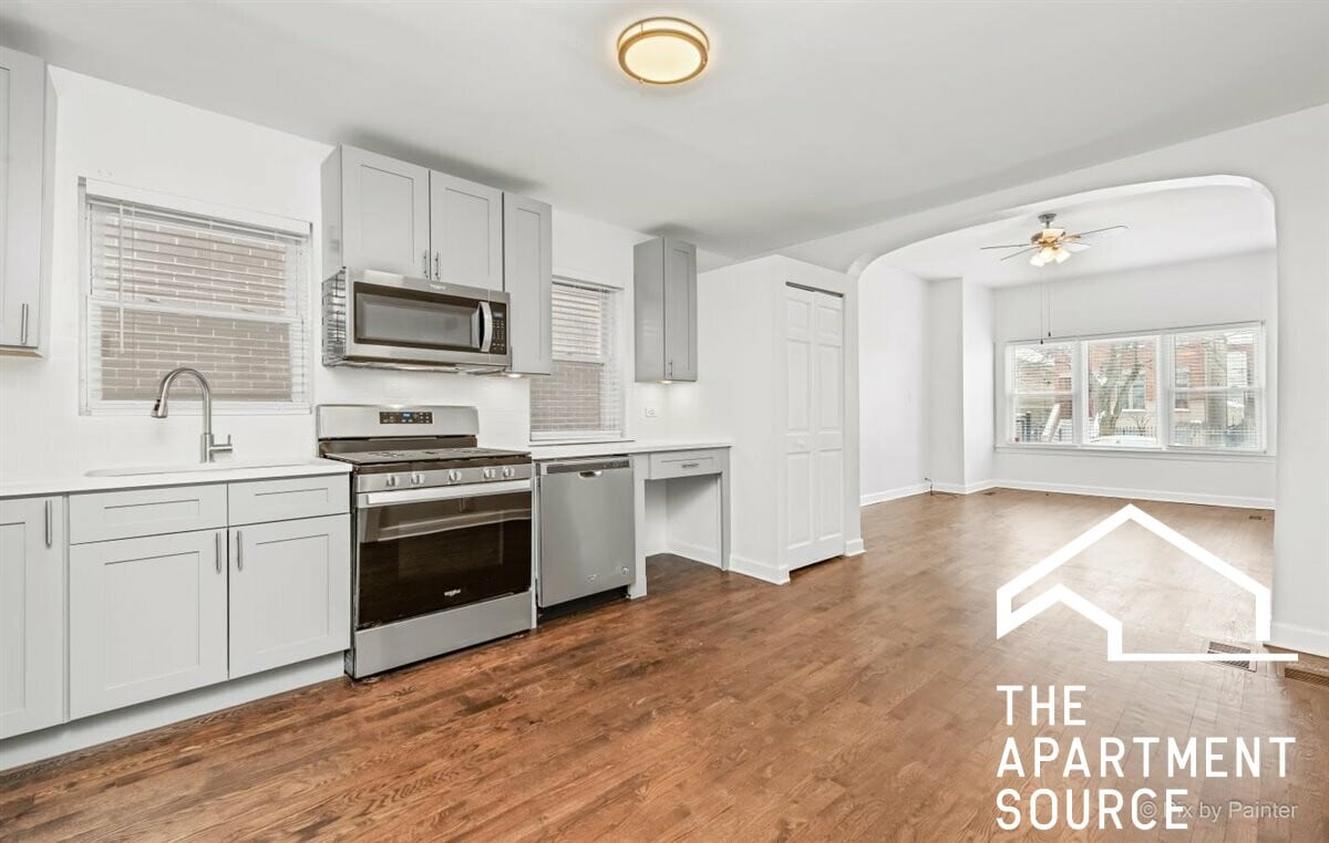 Primary Photo - 2522 W Cortland St