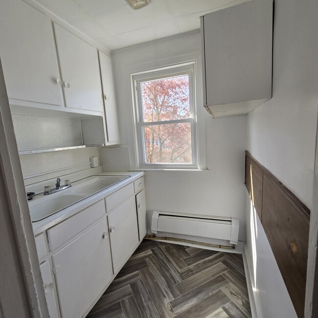 Kitchen -New flooring - 31 Penobscot St